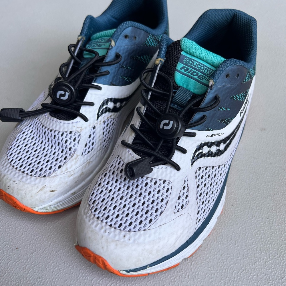 Kids Saucony White and Teal Running Shoes, size 3.5